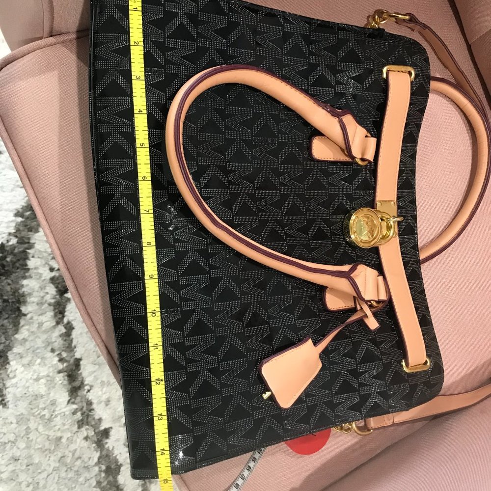 Shoulder bag with gold hardware - Picture 14 of 16